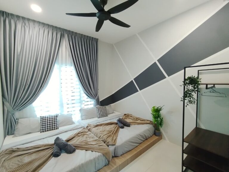 8cf279fe-cbaf-4594-a9a0-b115df614904